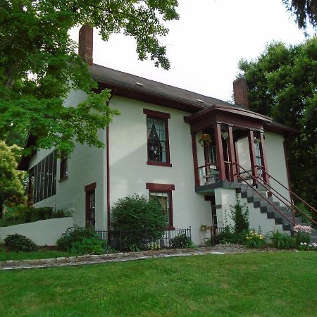 The Pines Of Dresden Bed and Breakfast Εξωτερικό φωτογραφία