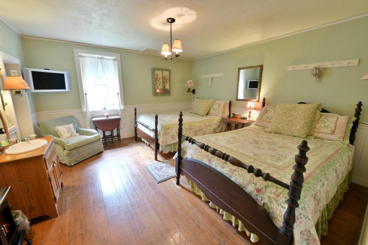 The Pines Of Dresden Bed and Breakfast Εξωτερικό φωτογραφία