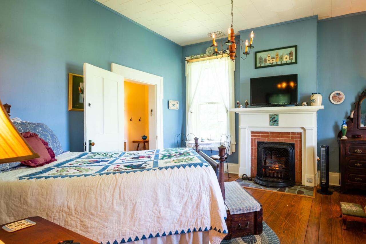 The Pines Of Dresden Bed and Breakfast Εξωτερικό φωτογραφία