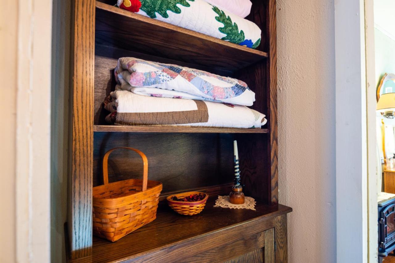 The Pines Of Dresden Bed and Breakfast Εξωτερικό φωτογραφία