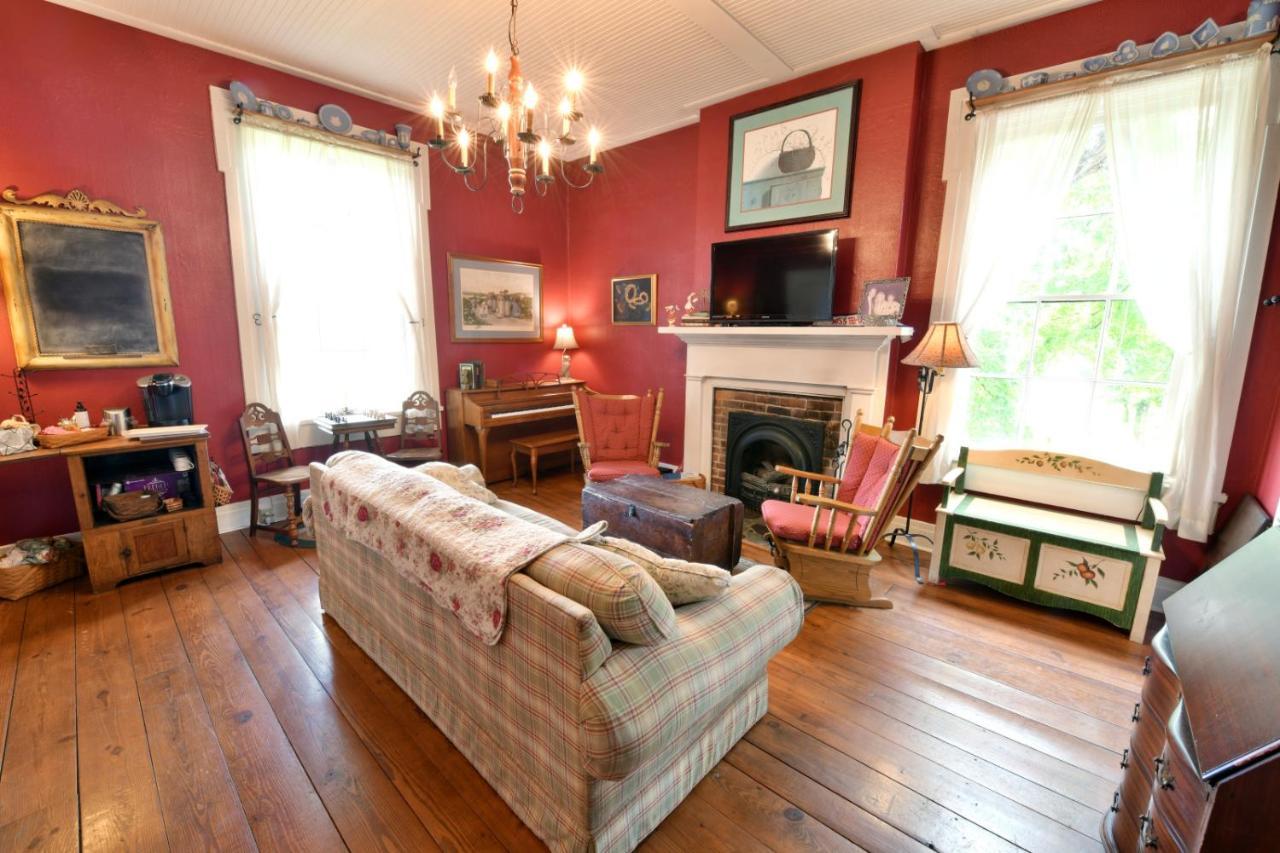 The Pines Of Dresden Bed and Breakfast Εξωτερικό φωτογραφία