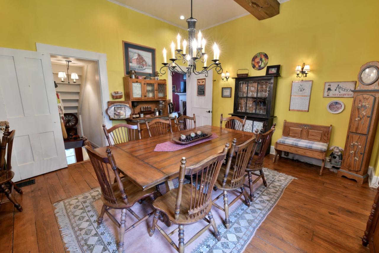 The Pines Of Dresden Bed and Breakfast Εξωτερικό φωτογραφία