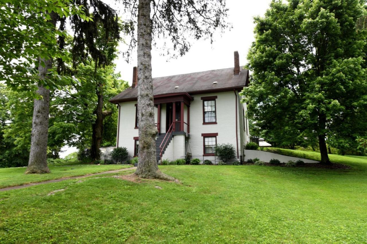 The Pines Of Dresden Bed and Breakfast Εξωτερικό φωτογραφία