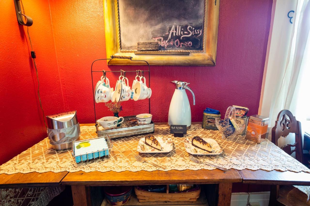The Pines Of Dresden Bed and Breakfast Εξωτερικό φωτογραφία