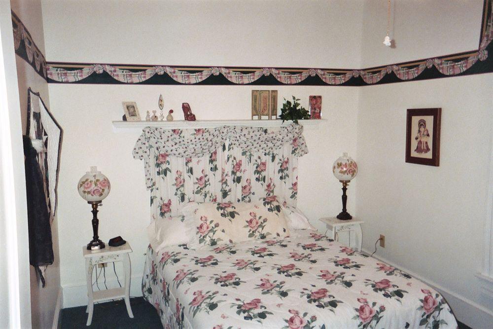 The Pines Of Dresden Bed and Breakfast Εξωτερικό φωτογραφία