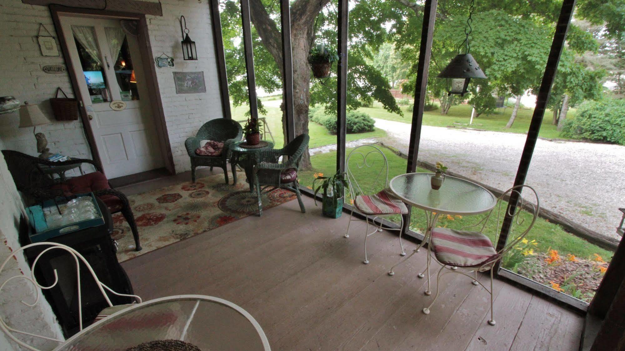 The Pines Of Dresden Bed and Breakfast Εξωτερικό φωτογραφία