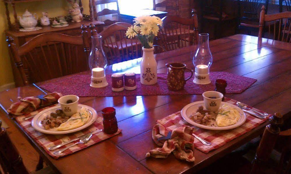 The Pines Of Dresden Bed and Breakfast Εξωτερικό φωτογραφία